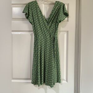 Gilli‎ V-Neck Green Polkadot Wrap Dress Size Small